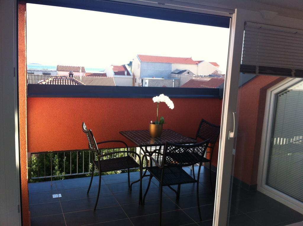 Number 5 Apartment Pakostane Luaran gambar