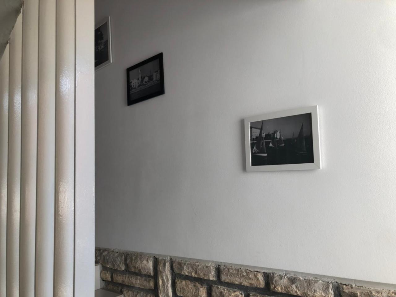 Number 5 Apartment Pakostane Luaran gambar