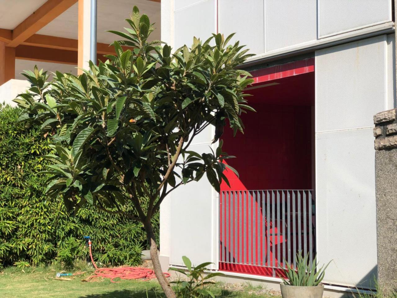 Number 5 Apartment Pakostane Luaran gambar